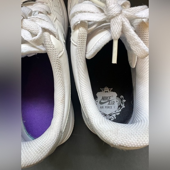 Nike White and Purple Sneakers - Picture 5 of 8